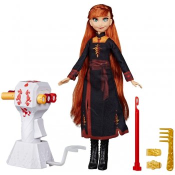 Hasbro Frozen 2 Anna se zaplétačem vlasů