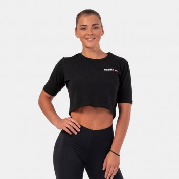 Nebbia Minimalist Logo Crop T-shirt 600 čierna