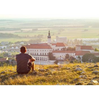 Po Lednici na koloběžce a v kánoi ochutnávka vín