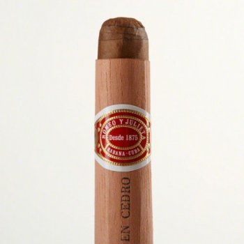 Romeo y Julieta Coronitas En Cedro