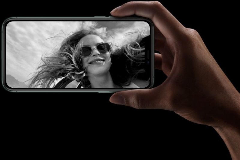 Kritika Apple iPhone 11 Pro Max 64GB