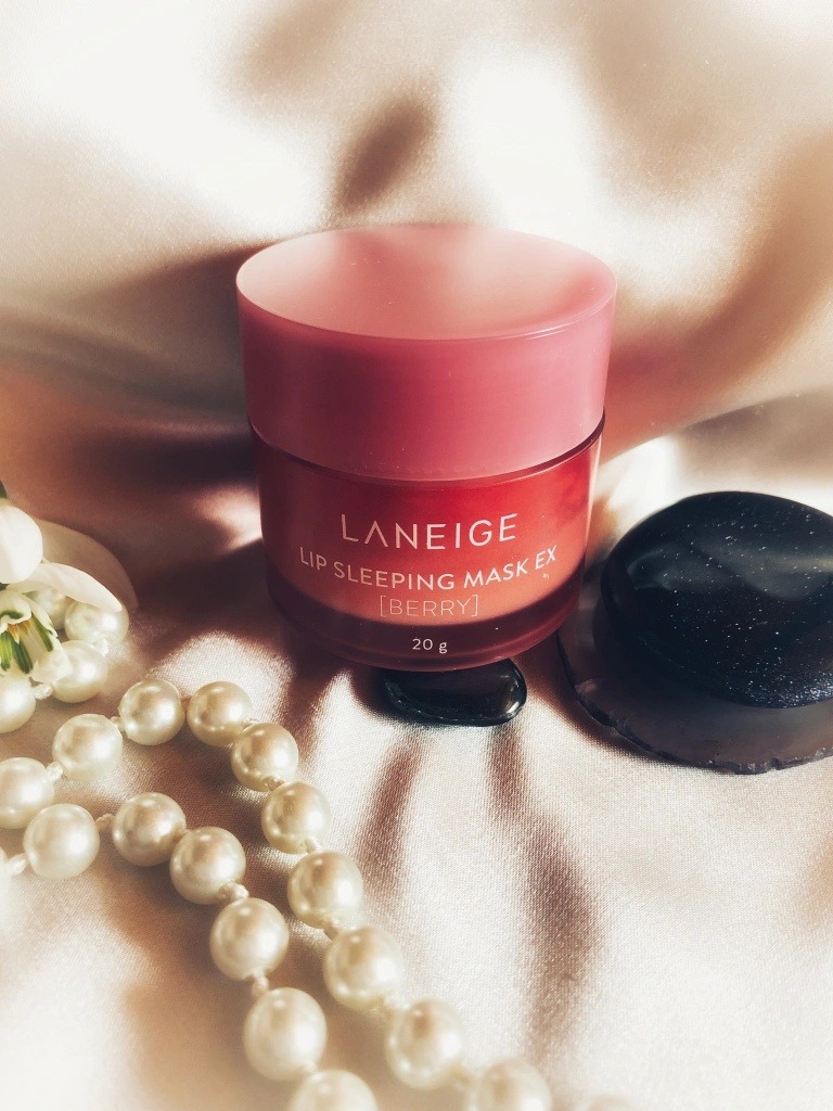 Zkoumání Laneige Lip Sleeping Mask Berry 20 g