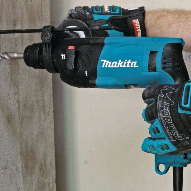 Poznámky k Makita HR2470T