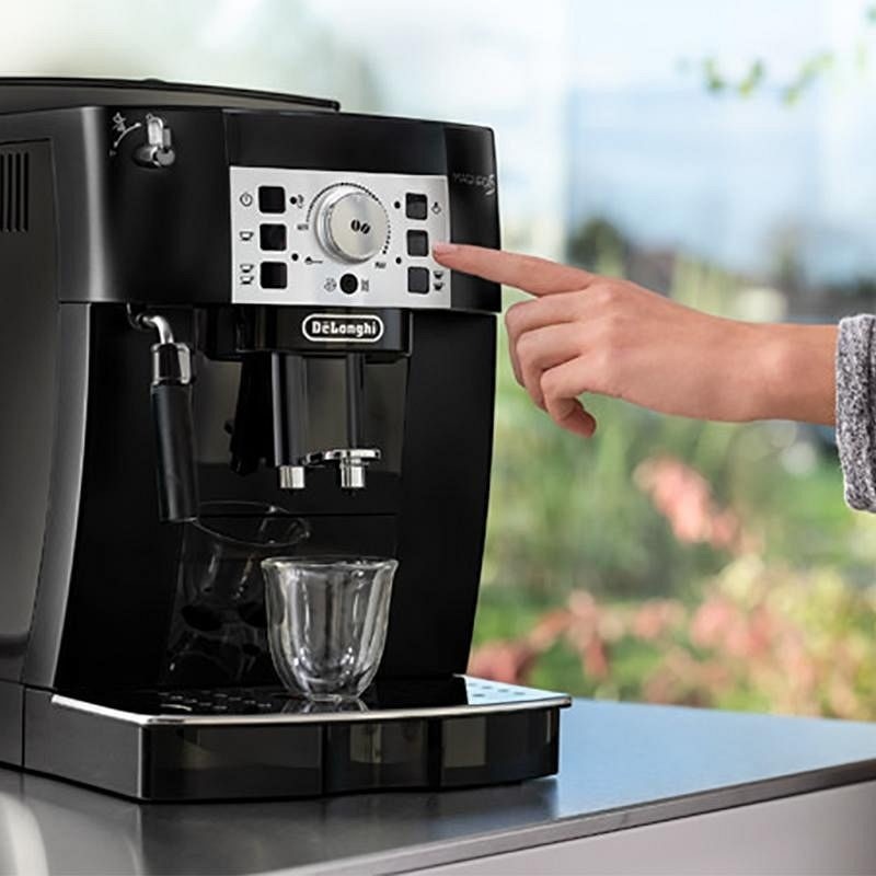 Shrnutí: DeLonghi Magnifica S ECAM 22.115.B